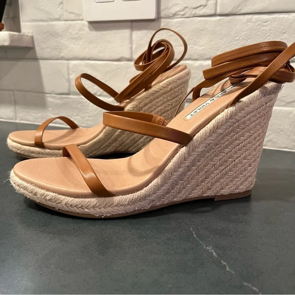 NWT Chelsea & Violet sz 8 Mriah brown leather strappy espadrille sandals
